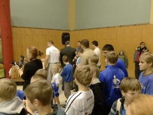 122