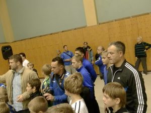 125